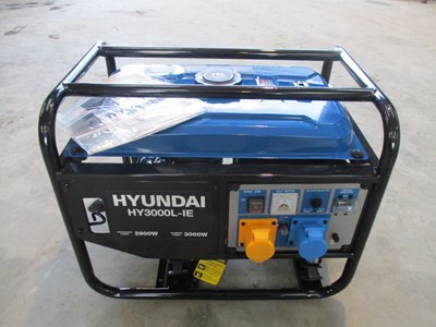 Lot HYUNDAI PETROL GENERATOR