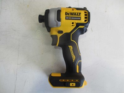 Lot DE WALT 18V XR BRUSHLESS COMPACT IMPACT DRIVER { BODY ONLY }