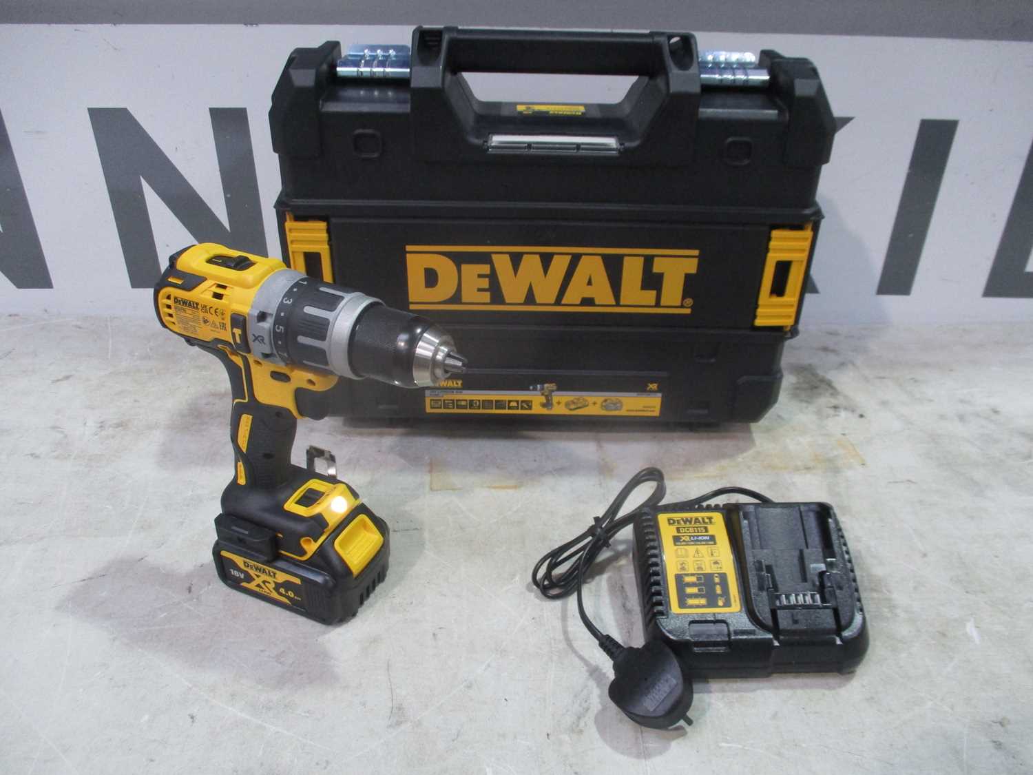 78 - DE WALT 18V CORDLESS DRILL WITH X1 4.0 BATTERY AND LI-ION CHARGER IN CARRY CASE