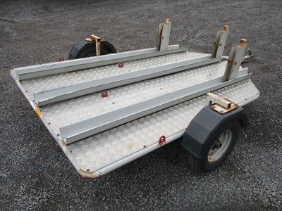 Lot 146 - SINGLE AXLE MOTORBIKE TRAILER FOR X3 BIKES