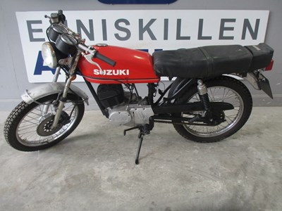 Lot 1982 SUZUKI GP100 UX 98CC MOTORCYCLE