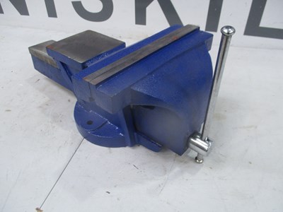 Lot 235 - 10 INCH HEAVY DUTY VICE