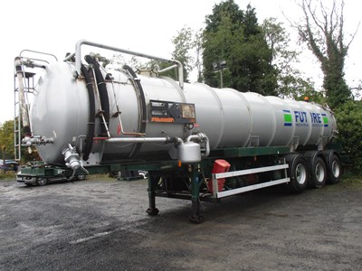 Lot 140 - M & G 30,000 LITRE STEEL VACUUM TANKER