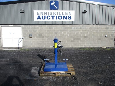 Lot 115 - TUSK HYDRAULIC LOG SPLITTER