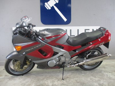 Lot 1990 KAWASAKI 592CC MOTORCYCLE