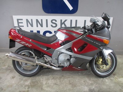 Lot 1990 KAWASAKI 592CC MOTORCYCLE