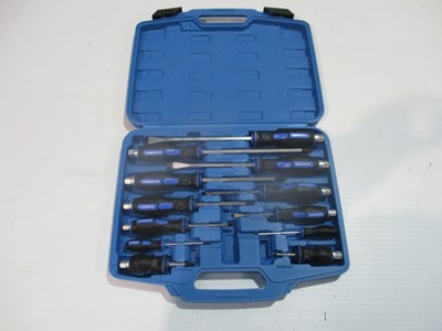 Lot 12 PIECE SCREWDRIVER SET