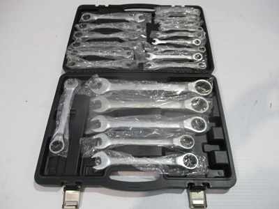 Lot 22 PIECE GEAR WRENCH SET