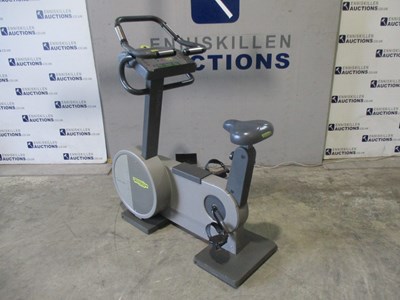 Lot 2 - TECHNOGYM BIKE 600 UPRIGHT CYCLE