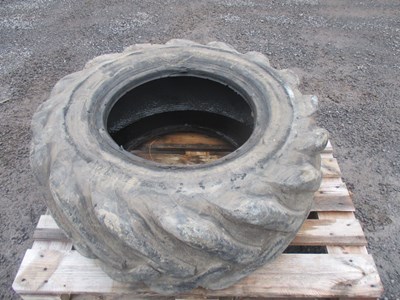 Lot 532 - TYRE { 407/70-20 }