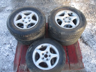 Lot 542 - SET OF X5 ALLOYS AND TYRES { 205/70R15 }