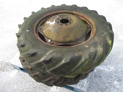 Lot 554 - PAIR OF TRACTOR WHEELS AND TYRES { R28 }