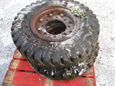 Lot 531 - PAIR OF TRACTOR WHEELS AND TYRES { 16" 8 STUD }